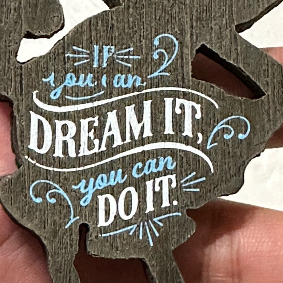 Hallmark - Mickey Wooden Figurine - Picture 4 of 11